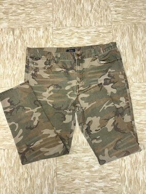 Ralph Lauren Men’s Pants in Green, Brown, Tan Camo